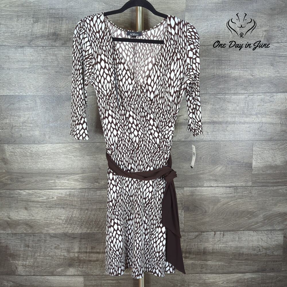 AGB Petite V Neck Mini Dress Size 8P